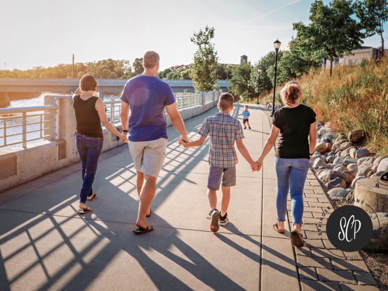 Why Annual Family Photos&nbsp;Matter